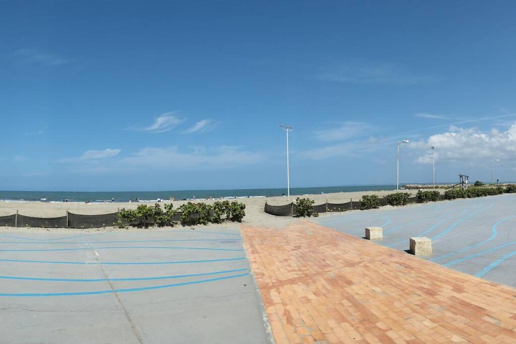 En Cerca Al Aeropuerto Y Playa