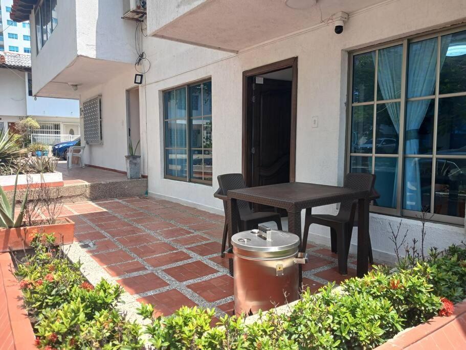 En Cerca Al Aeropuerto Y Playa