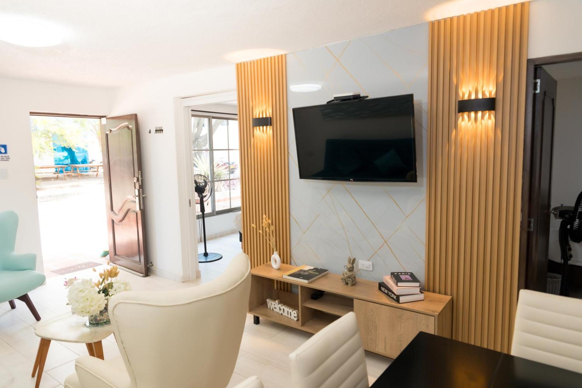 En Cerca Al Aeropuerto Y Playa Apartment *