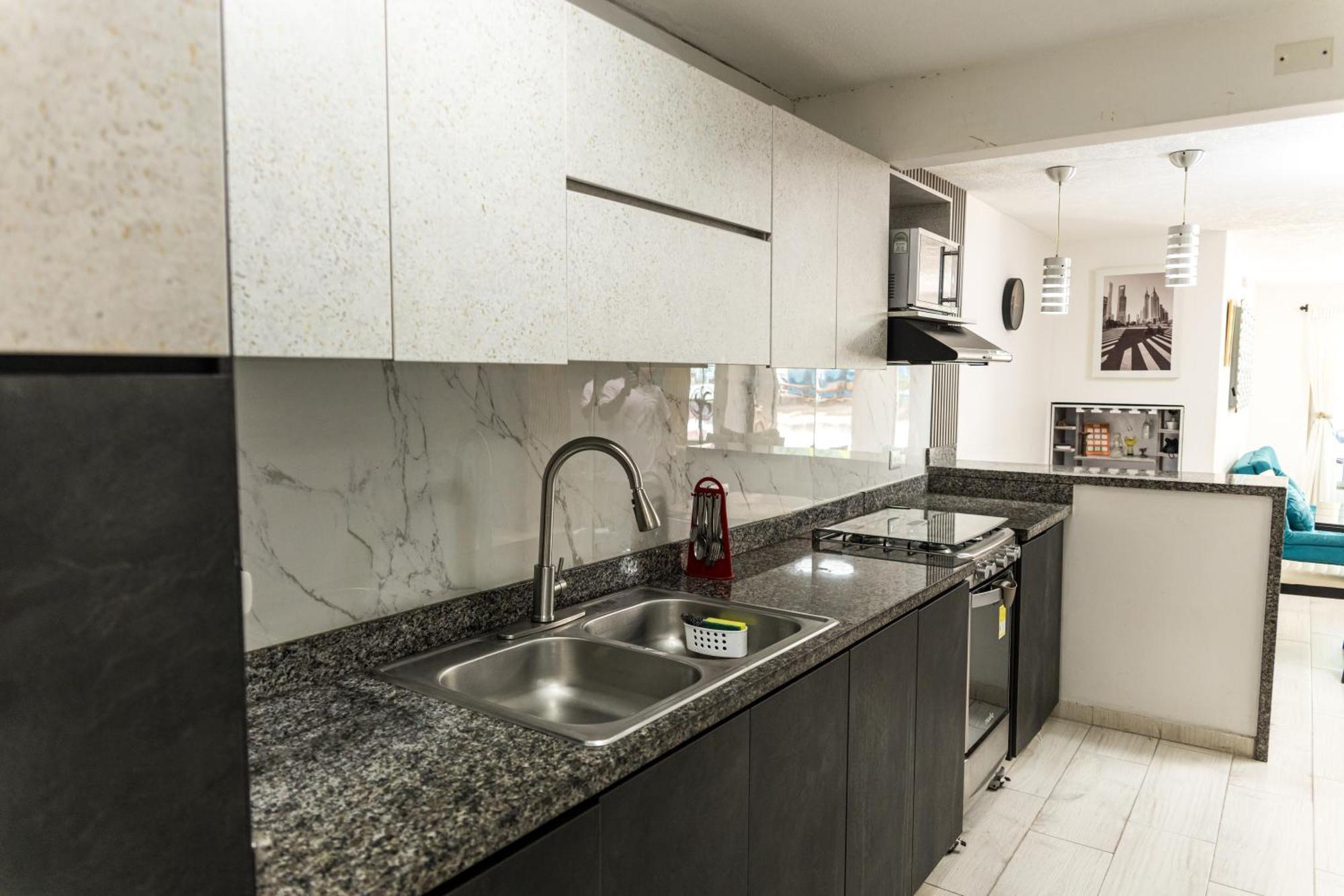 En Cerca Al Aeropuerto Y Playa