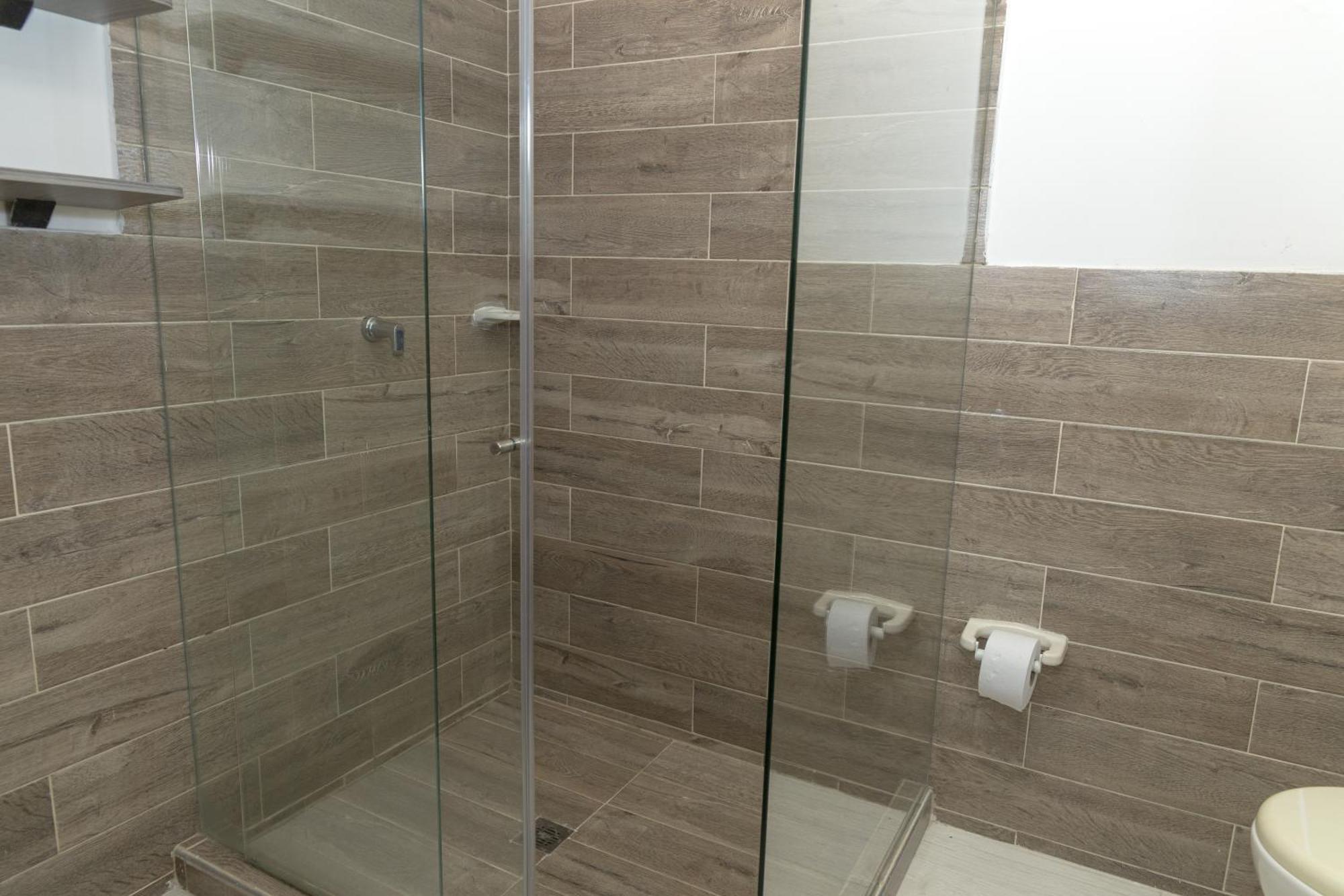 En Cerca Al Aeropuerto Y Playa *